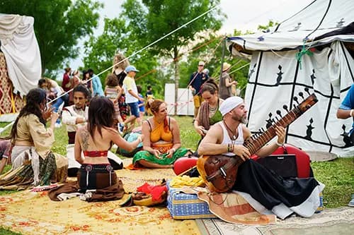 Spectacle de la compagnie Asteria Karavan au GraalFest